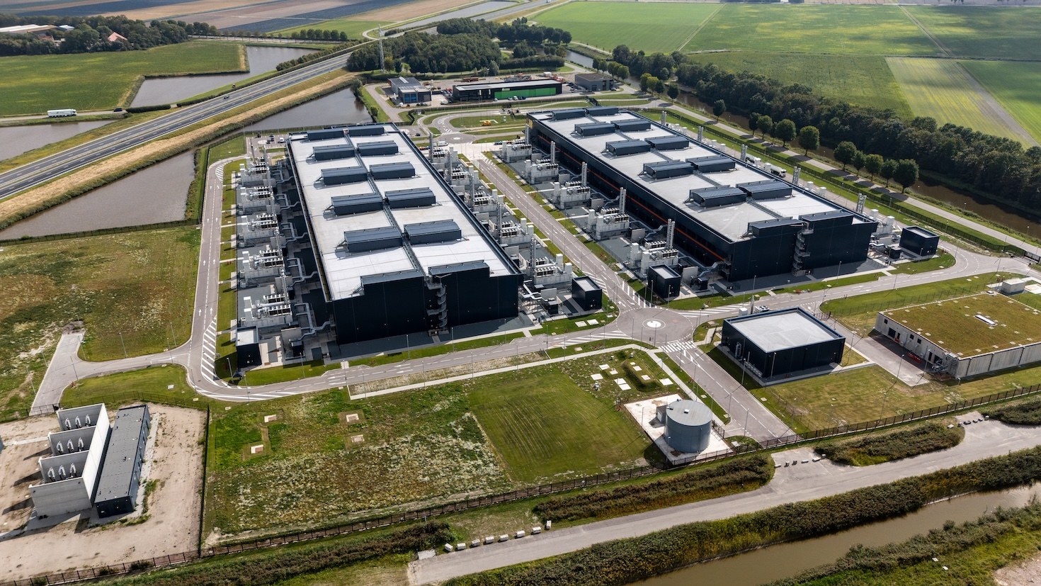 Vue aérienne d’un site de centres de données